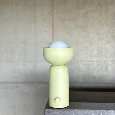 BLOOM TABLE LAMP IN WILLOW WOOD